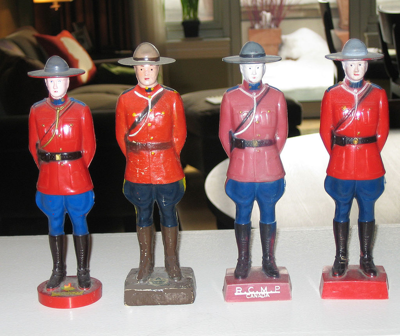 Mountie souvenirs (Photo: Ignacio Icke/goo.gl/xhSM2X)